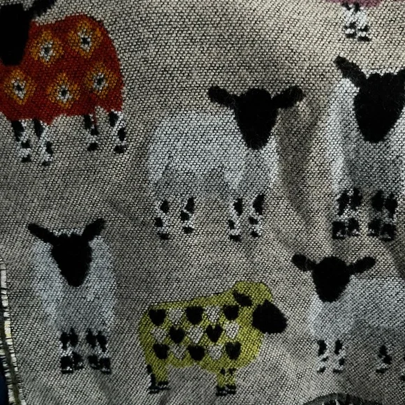 Sheep Patterned Scarf - Picture 3 of 3